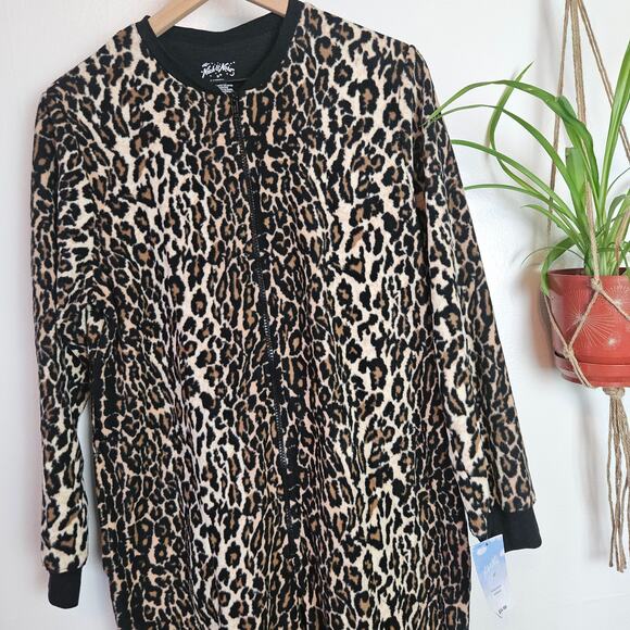 NEW Nick & Nora Jungle Jim Fleece One Piece Pajamas M Leopard Print NWT - Picture 2 of 8